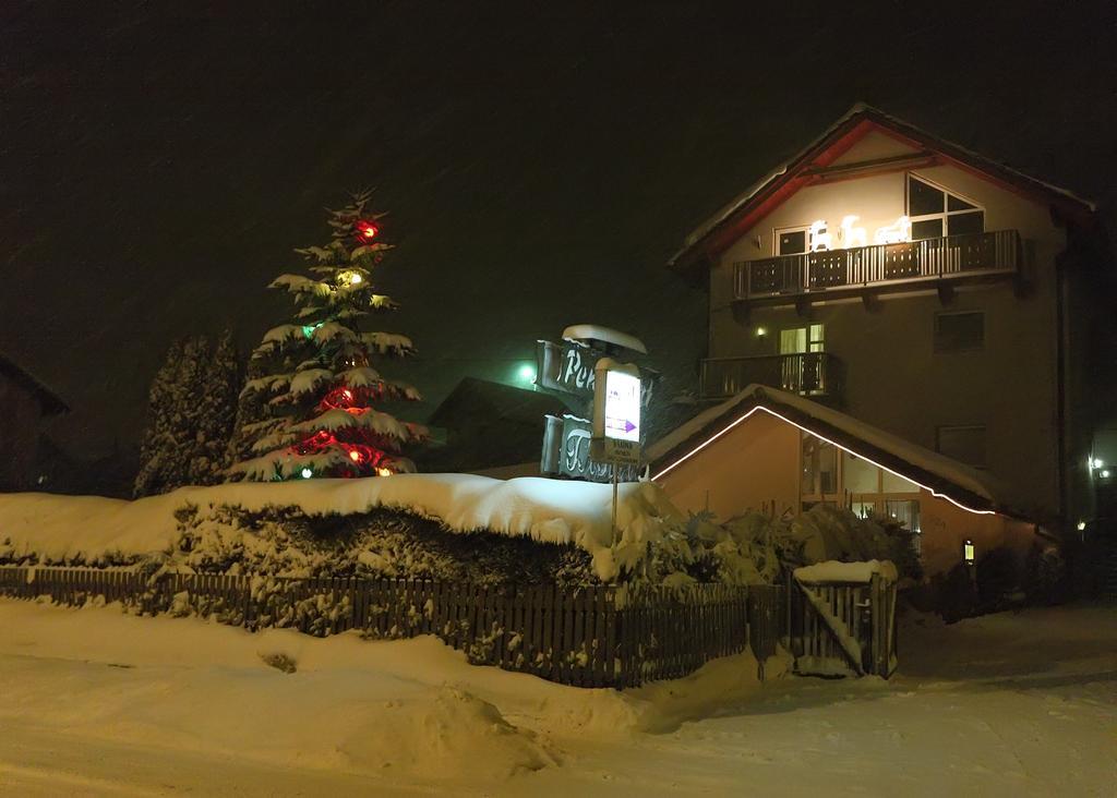 Pensjonat Tara Jeleśnia Exteriör bild