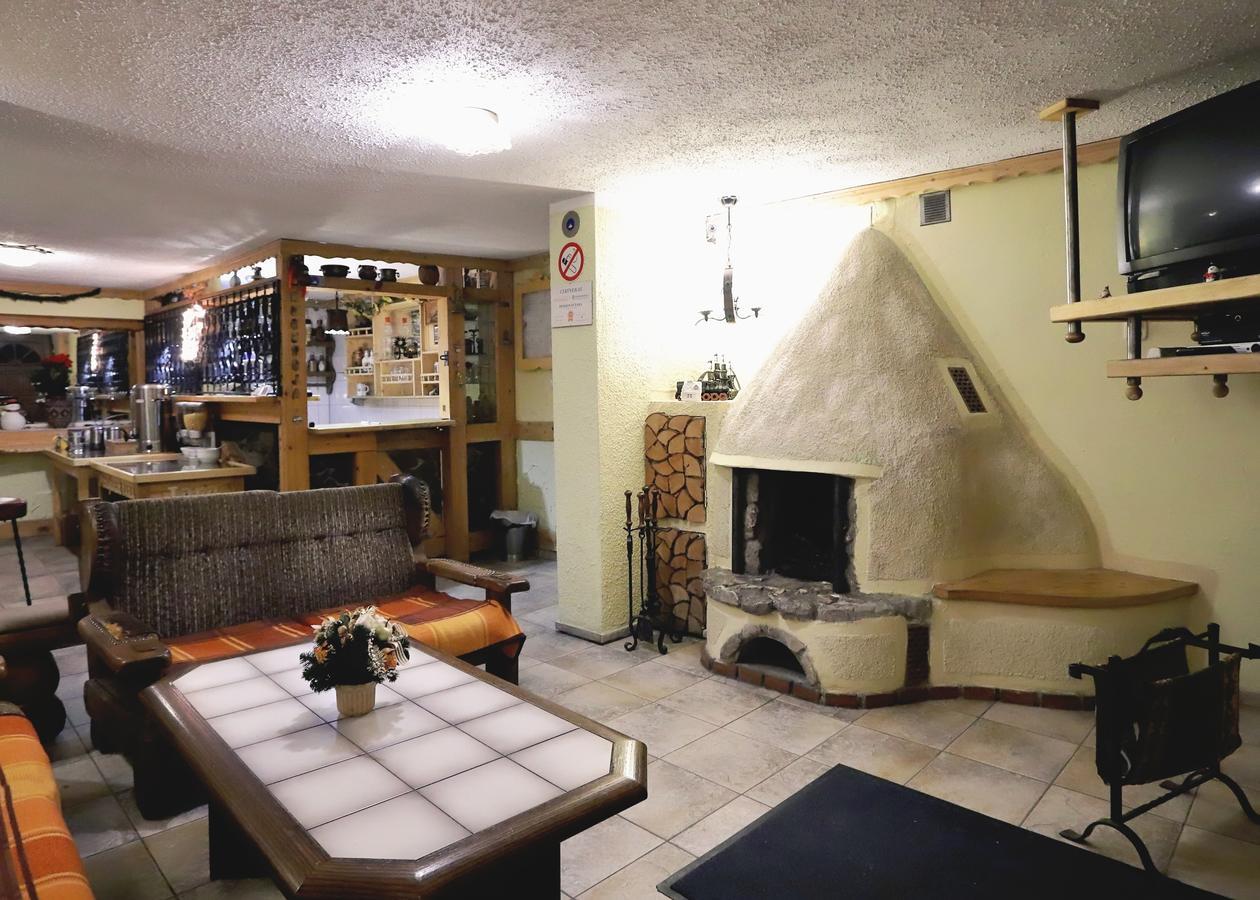Pensjonat Tara Jeleśnia Exteriör bild
